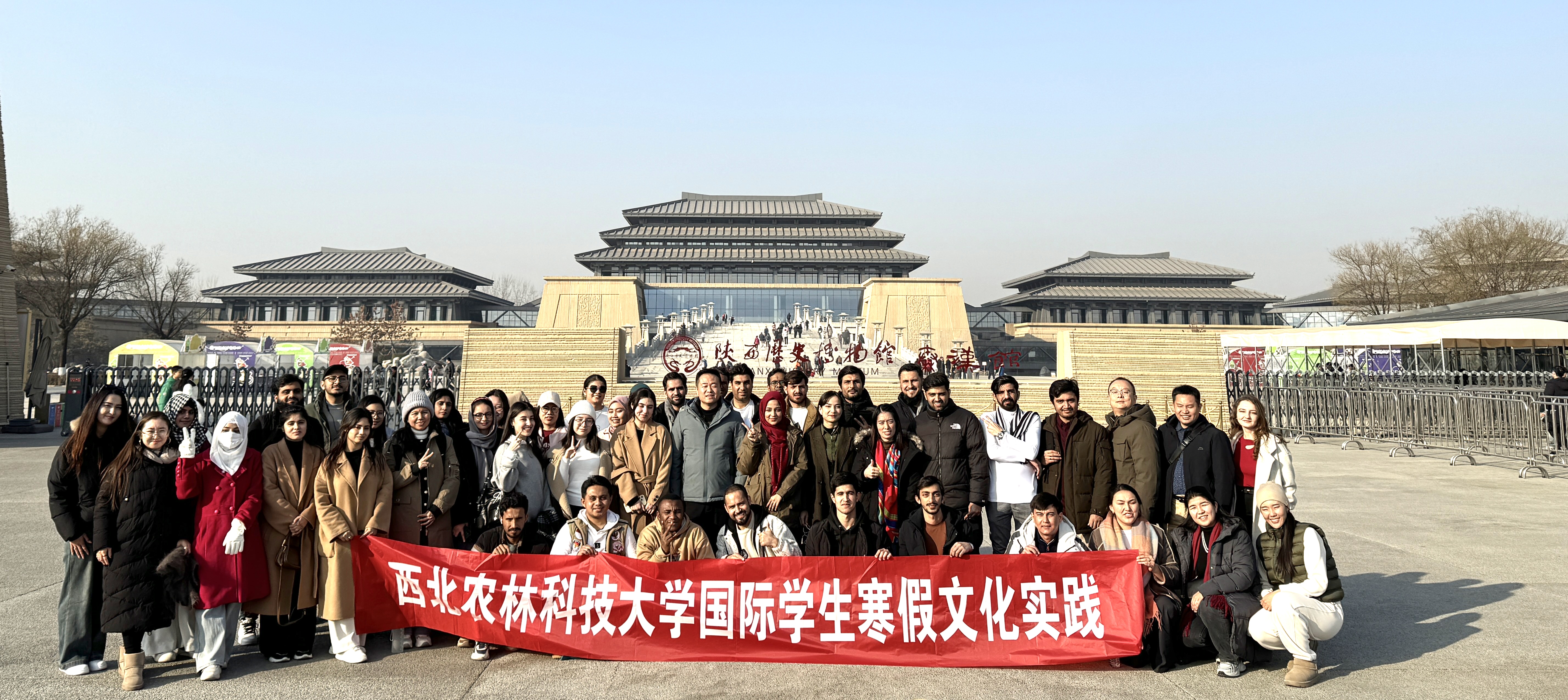 参观陕西历史博物馆秦汉馆合影.jpg